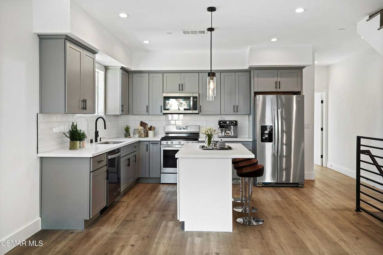 10908 Hesby St - Photo 3 of 17