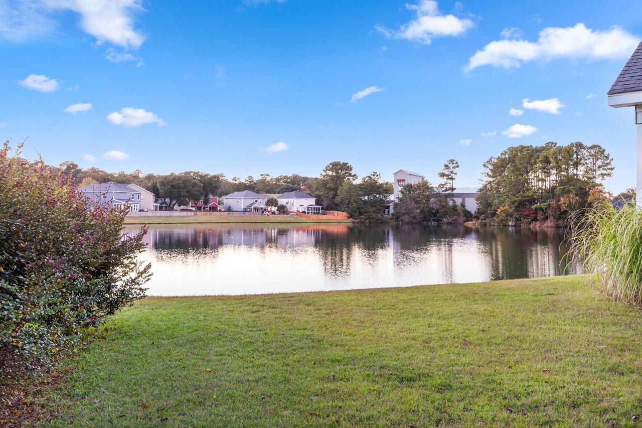 3306 Hartwell St - Photo 6 of 46