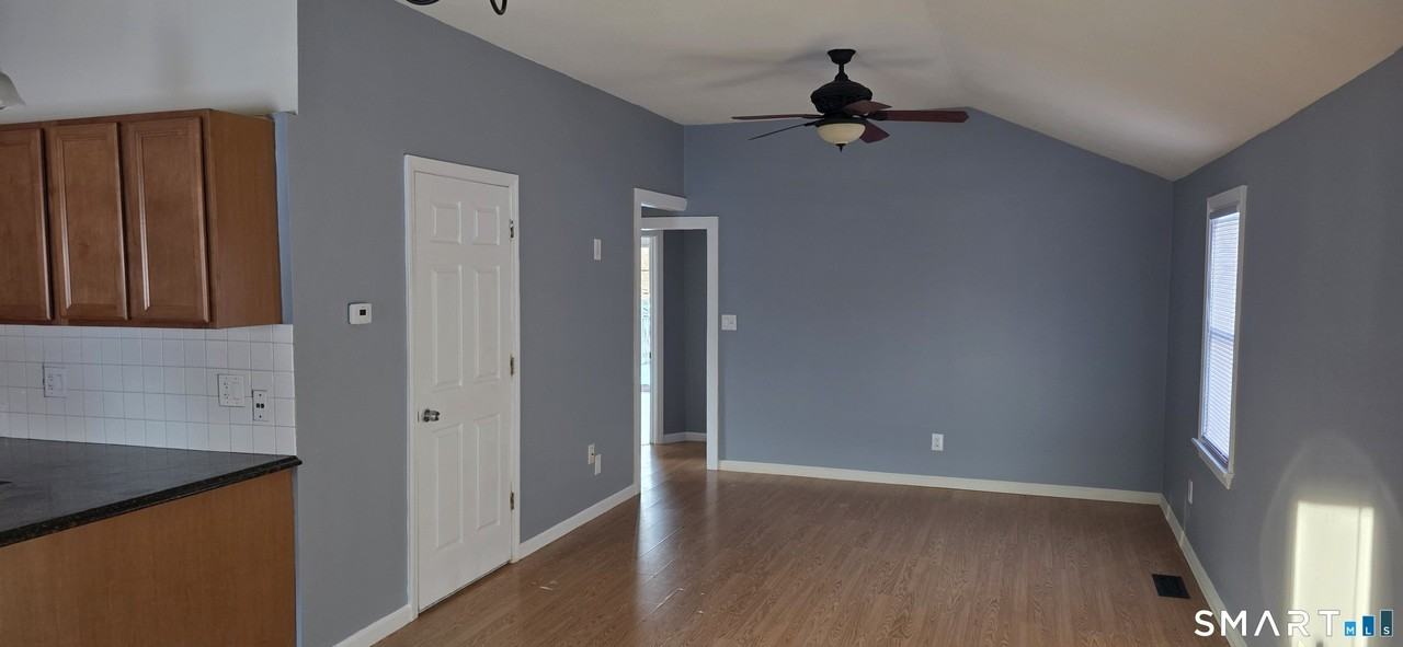 101 Seymour St - Photo 3 of 28