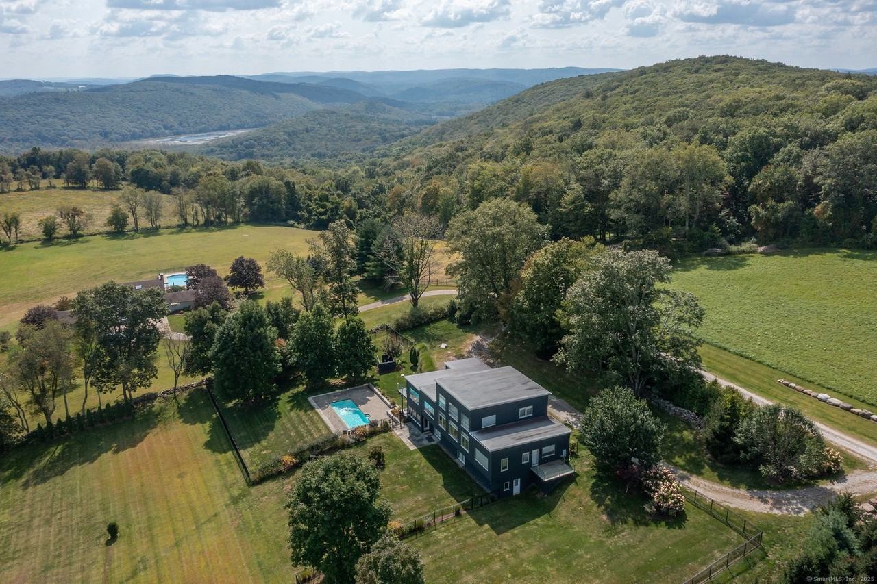 11 Longview Rd - Photo 4 of 34