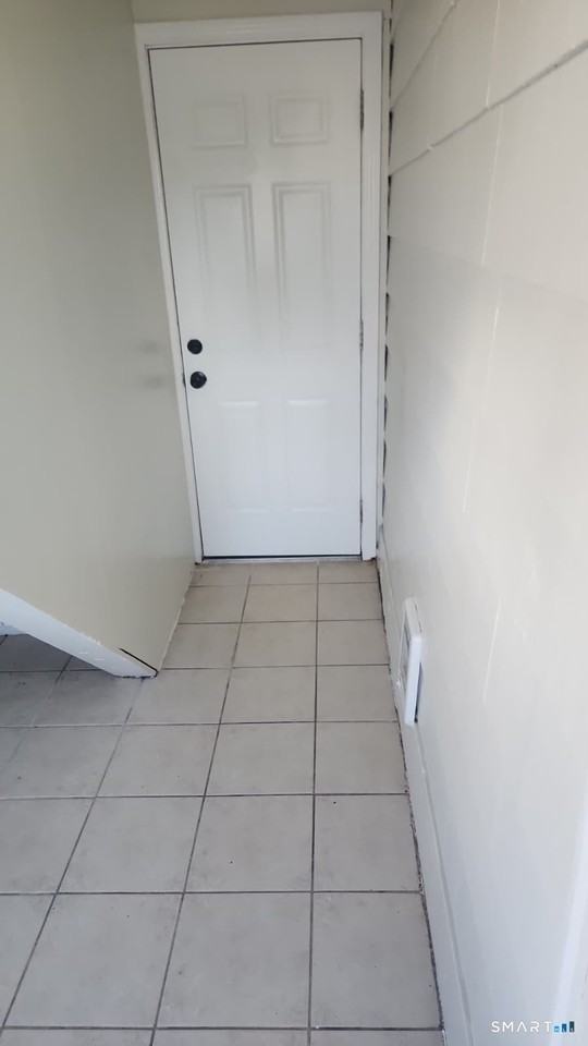 60 Lincoln Ave #1stFL - Photo 5 of 11