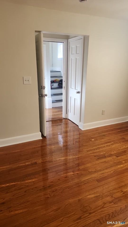 60 Lincoln Ave #1stFL - Photo 7 of 11