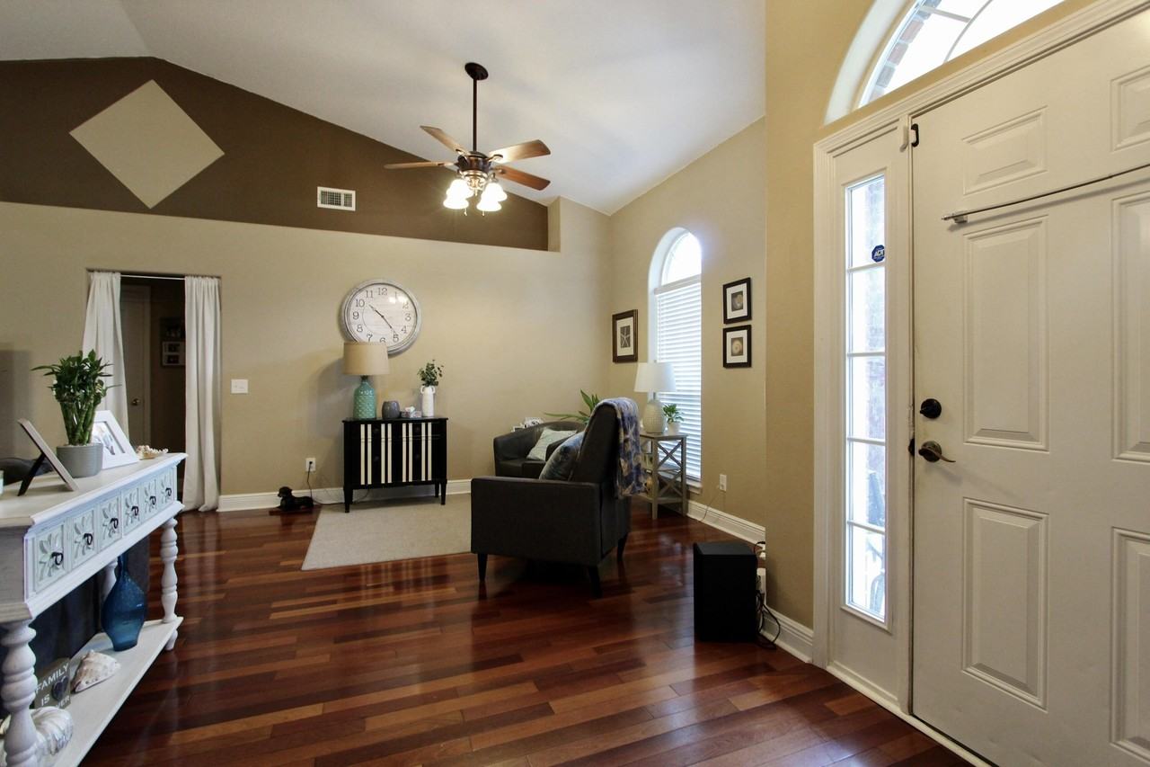 624 Territory Ln - Photo 3 of 26