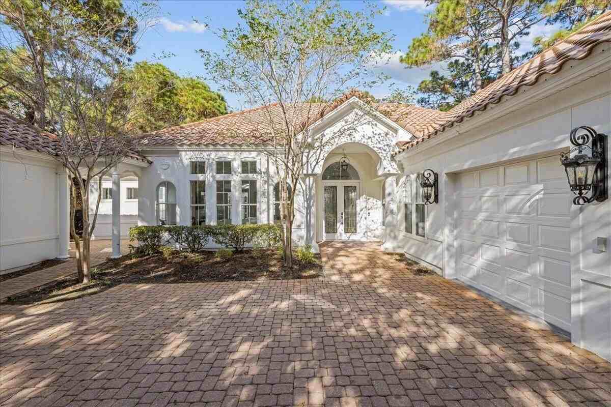 1161 Troon Dr N - Photo 4 of 50