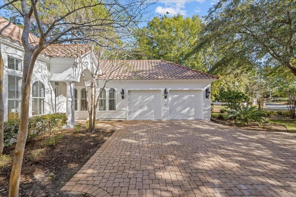 1161 Troon Dr N - Photo 5 of 50