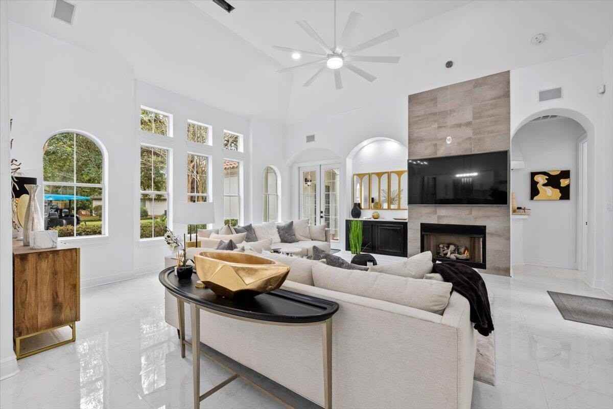 1161 Troon Dr N - Photo 6 of 50