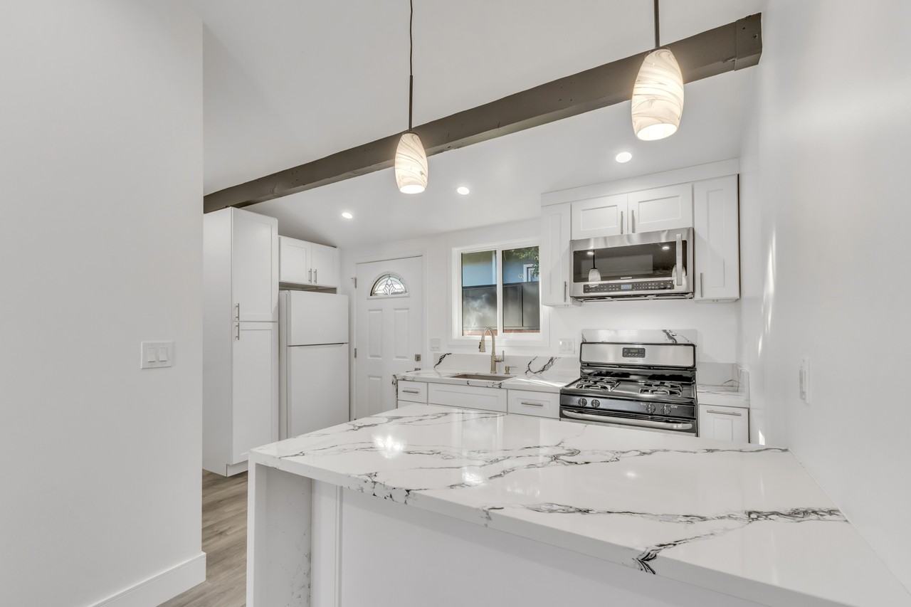 14753 Hartland St #1 - Photo 5 of 22