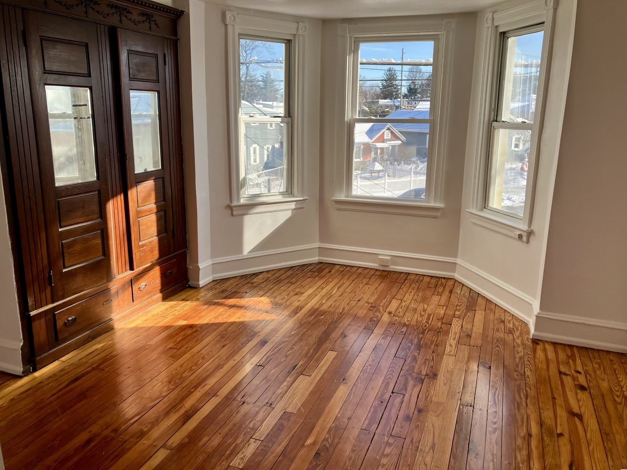 227 S Broadway #1 - Photo 5 of 11