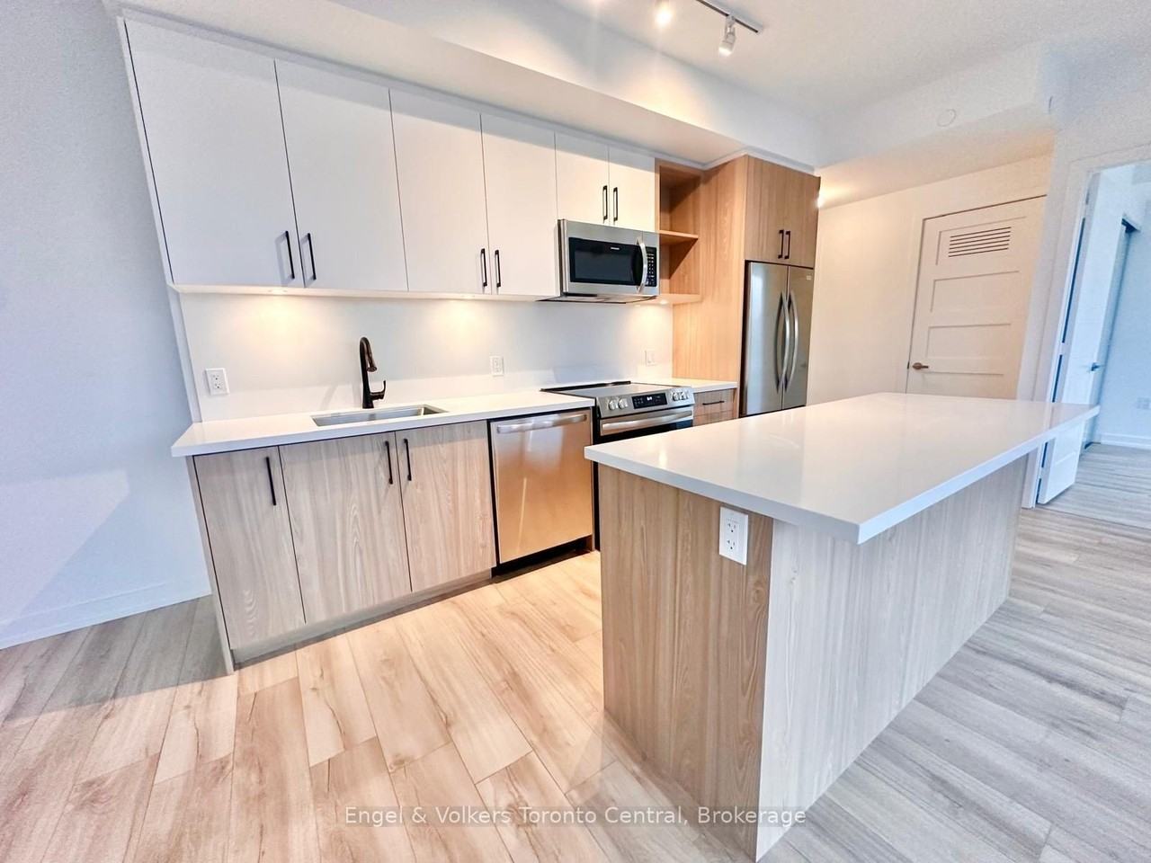 333 Sunseeker - Photo 5 of 40