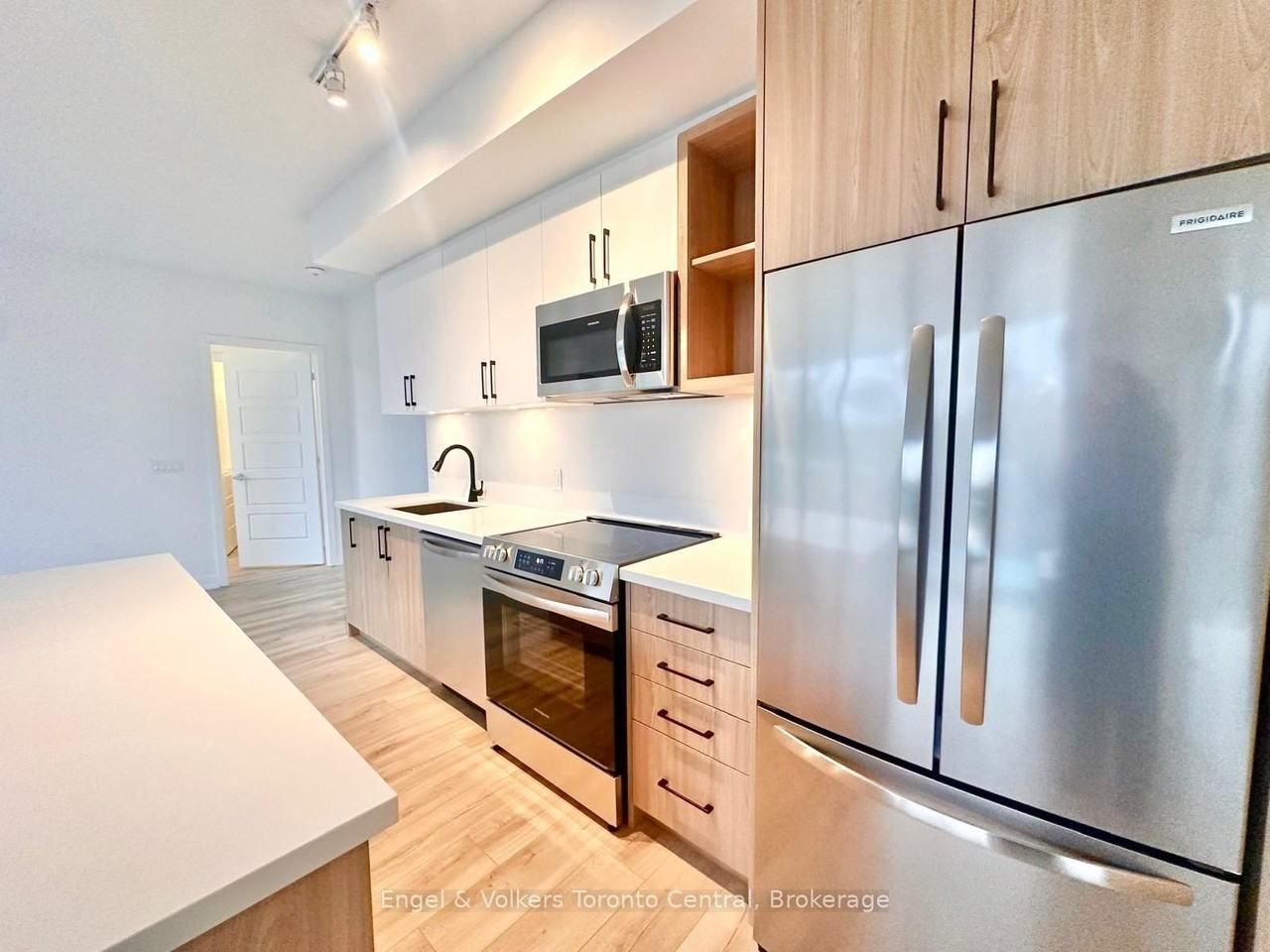 333 Sunseeker - Photo 7 of 40