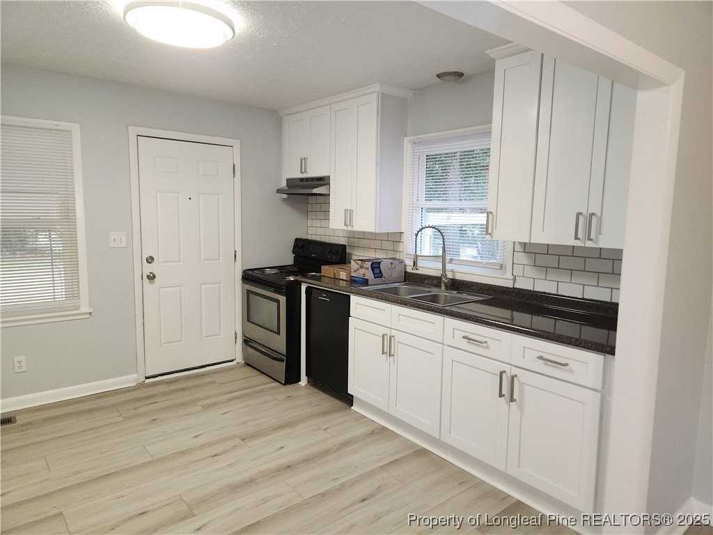 3923 Glenridge Rd - Photo 3 of 10