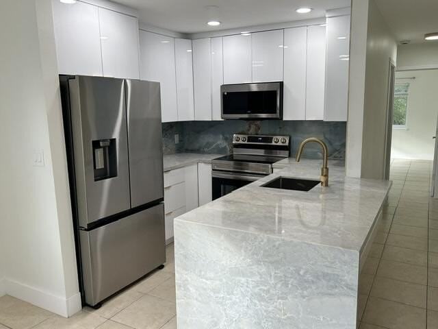 Casa Court Dr - Photo 3 of 7