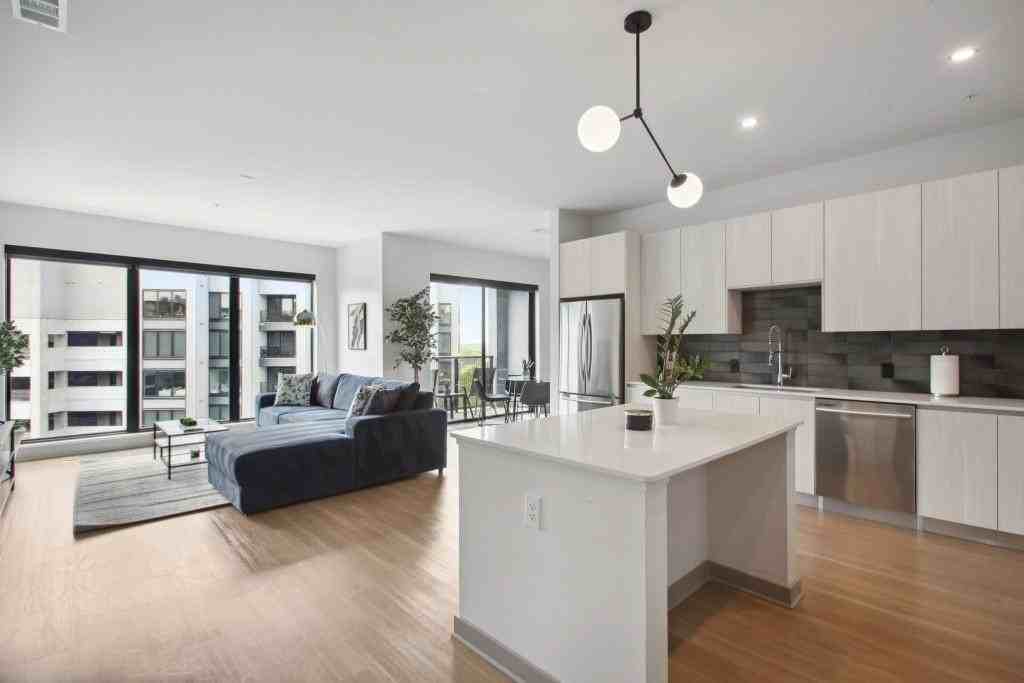 1050 Howell Mill Rd Nw Unit 02 #02 - Photo 2 of 17