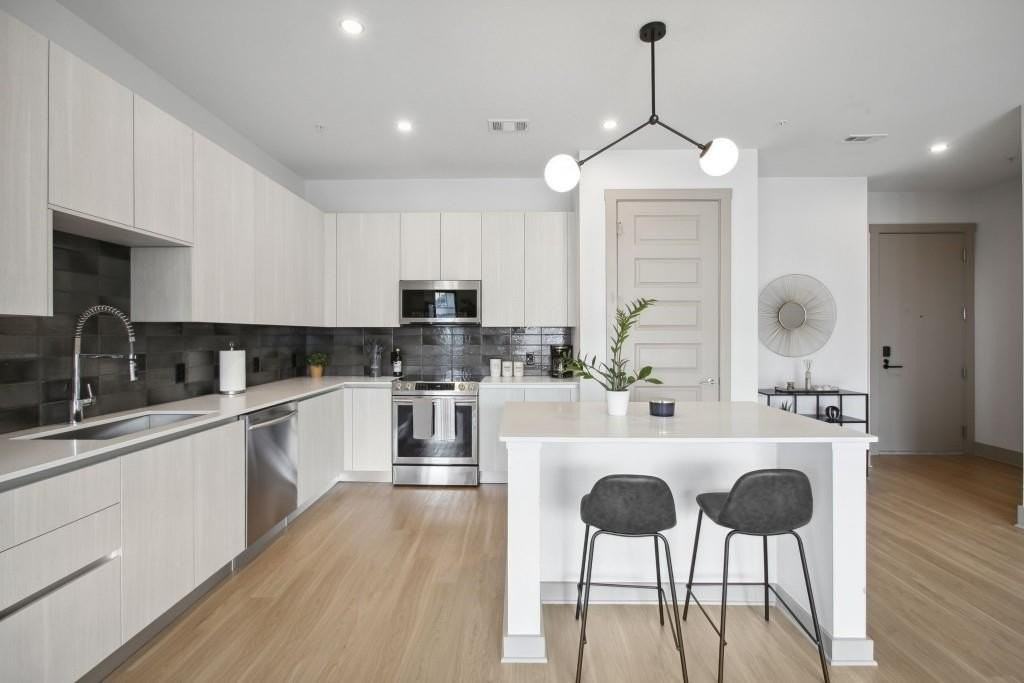 1050 Howell Mill Rd Nw Unit 02 #02 - Photo 5 of 17