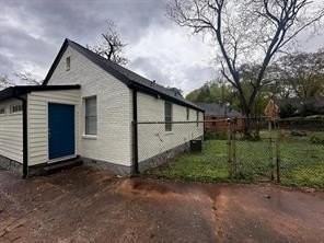 2665 Northview Ave - Photo 3 of 19