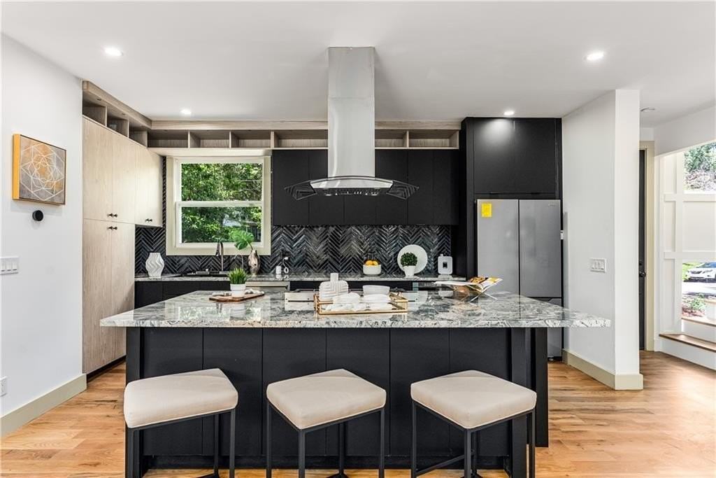 335 Eureka Dr Ne - Photo 5 of 31