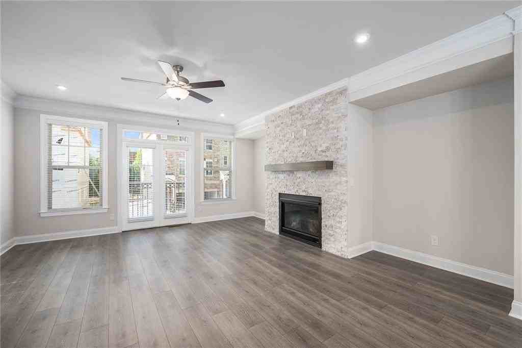 1363 Live Oak Ln - Photo 4 of 48