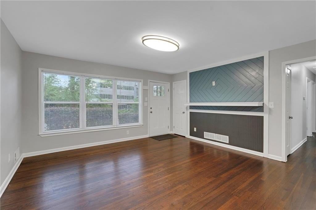 2710 Dresden Dr - Photo 6 of 31