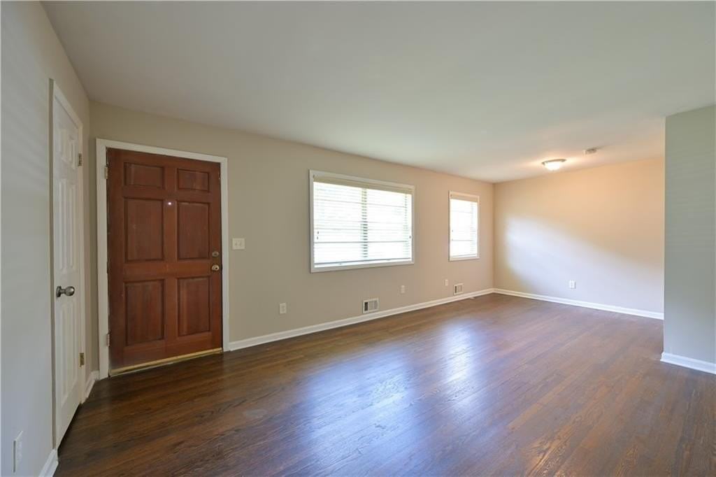 2075 Claude St Nw - Photo 2 of 10