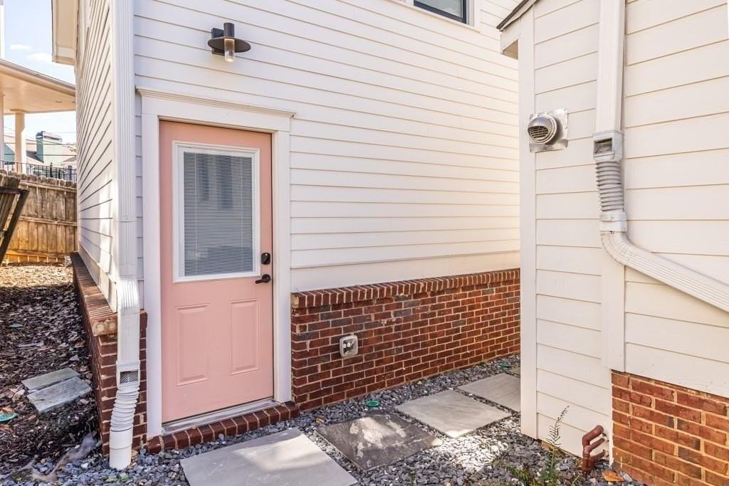 69 Randolph St Ne #B - Photo 3 of 19