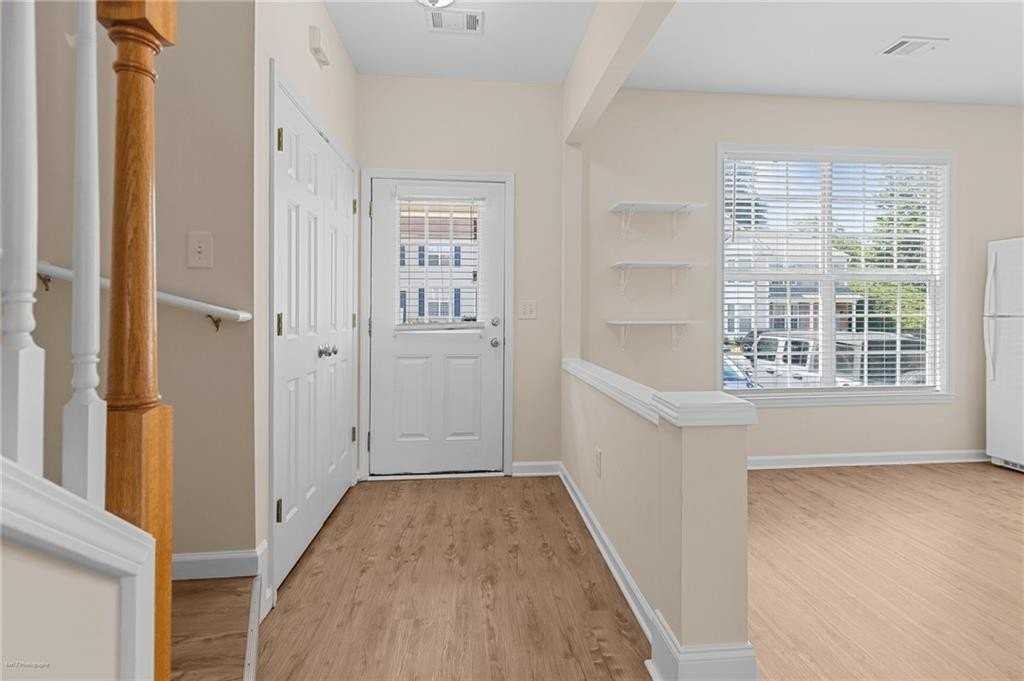 1010 Bendleton Trce - Photo 2 of 25