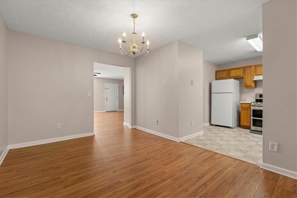 5583 Windfall Ln - Photo 7 of 25