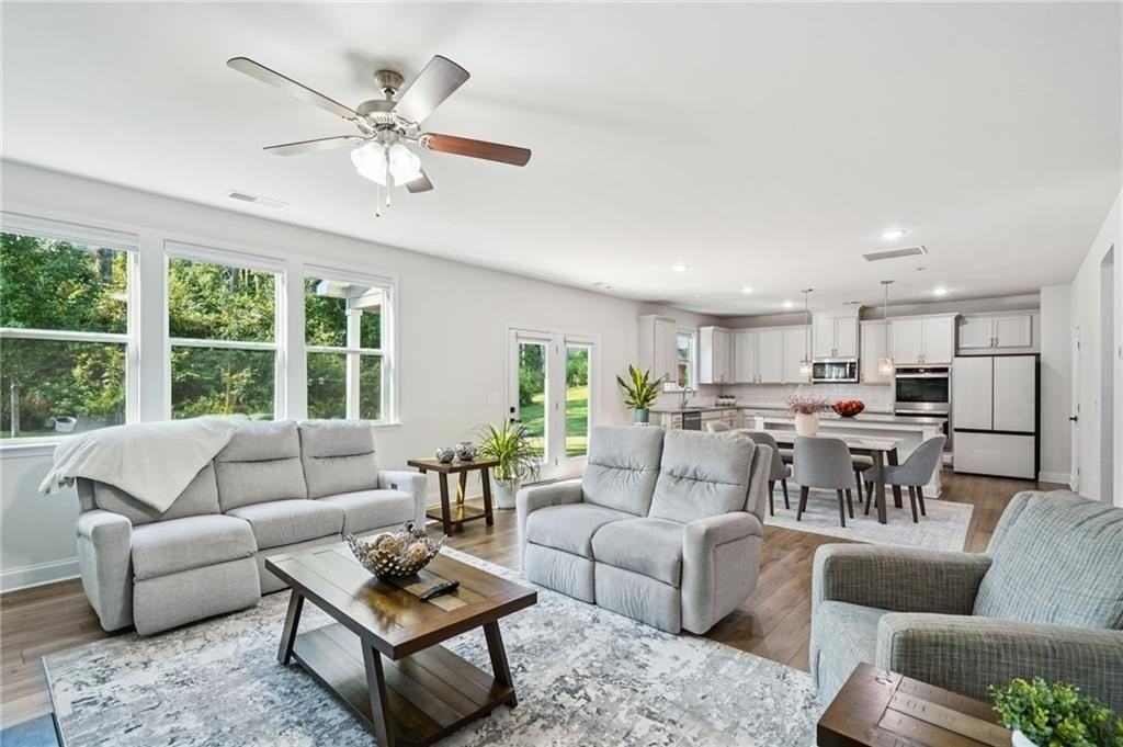 2424 Pinnae Pl - Photo 6 of 45