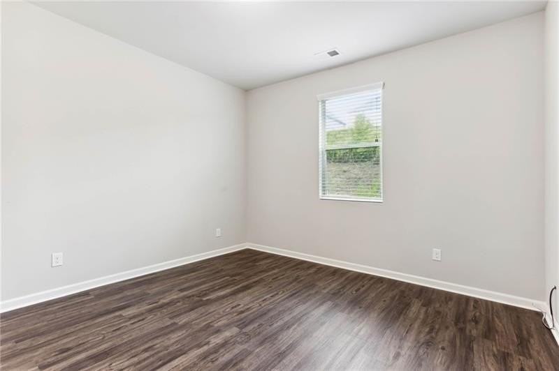 5530 Mirror Lake Dr - Photo 5 of 27