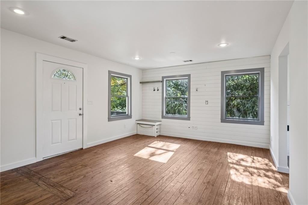 1720 Marvin St Nw - Photo 4 of 16