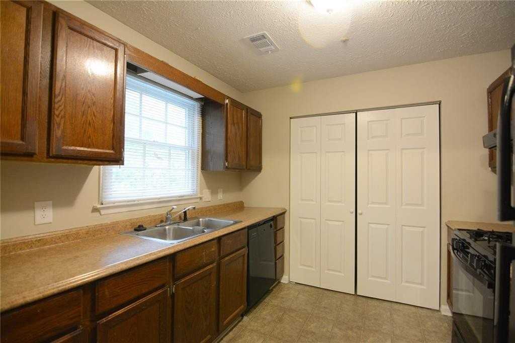 294 E Burns Ct Sw Apt D #D - Photo 7 of 17