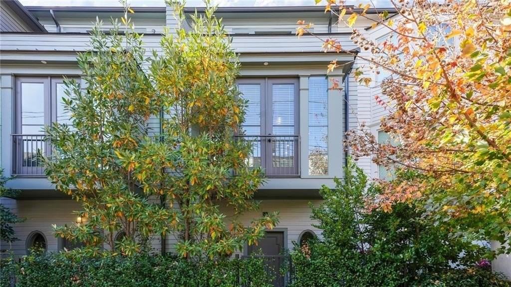 689 Fraser St Se - Photo 2 of 32