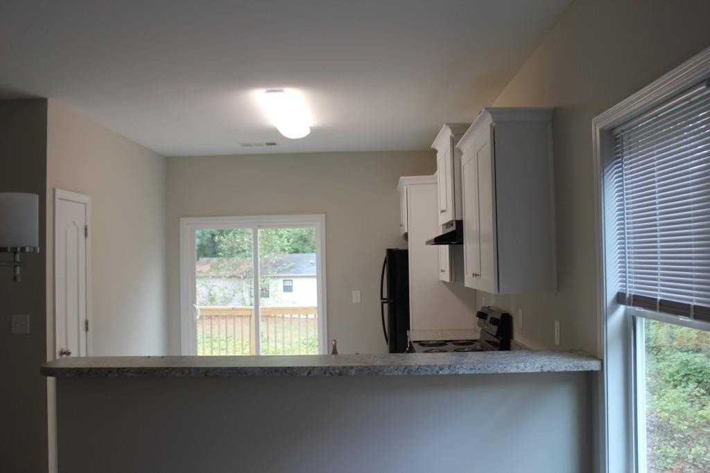 4301 Chads Park Dr - Photo 4 of 31