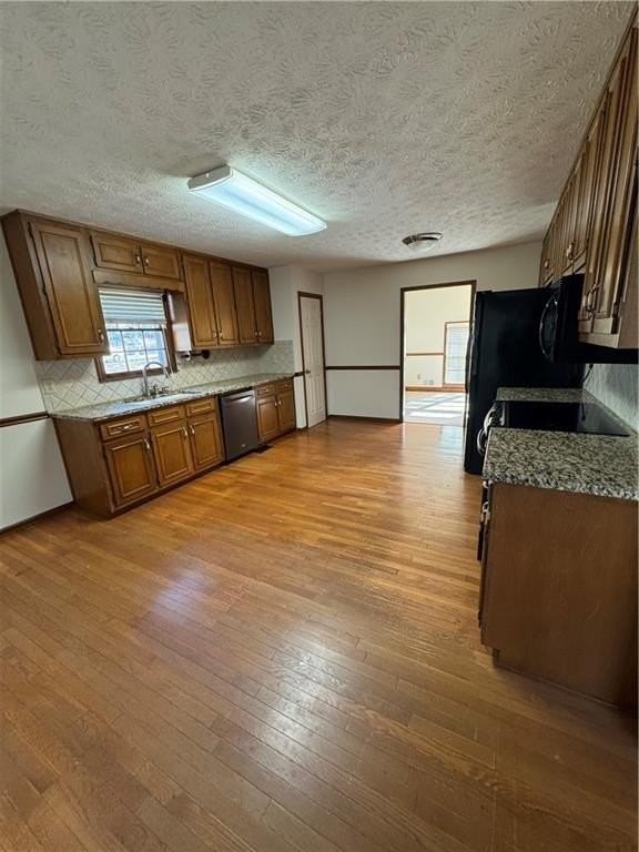 910 Thousand Oaks Dr - Photo 4 of 10