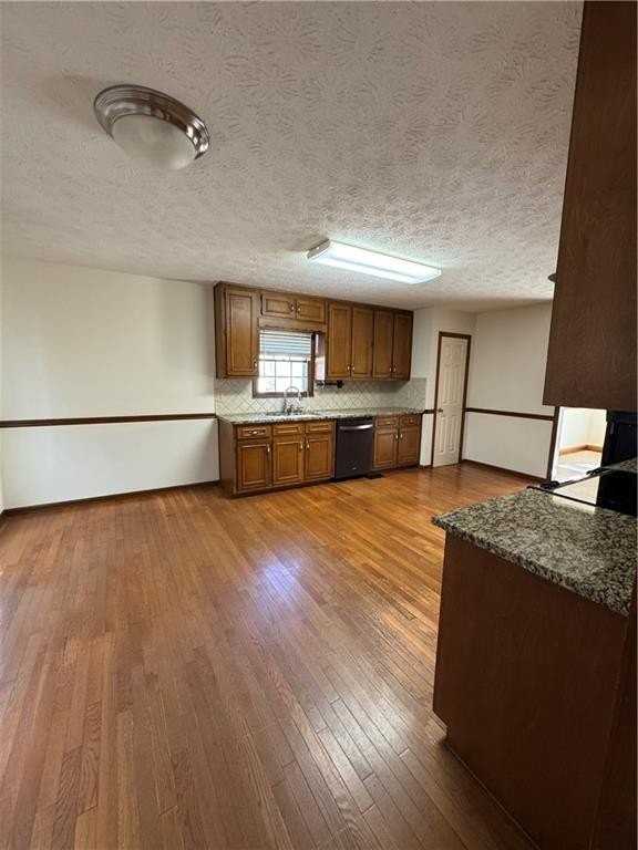 910 Thousand Oaks Dr - Photo 5 of 10