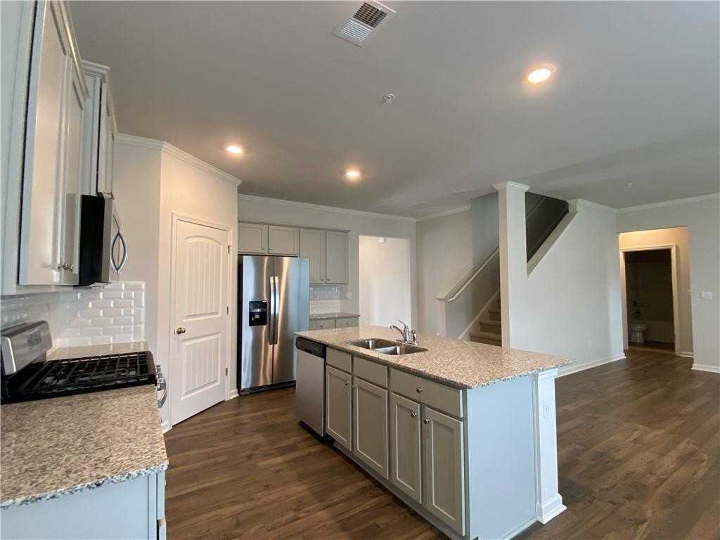 2715 Piper Dr - Photo 4 of 21