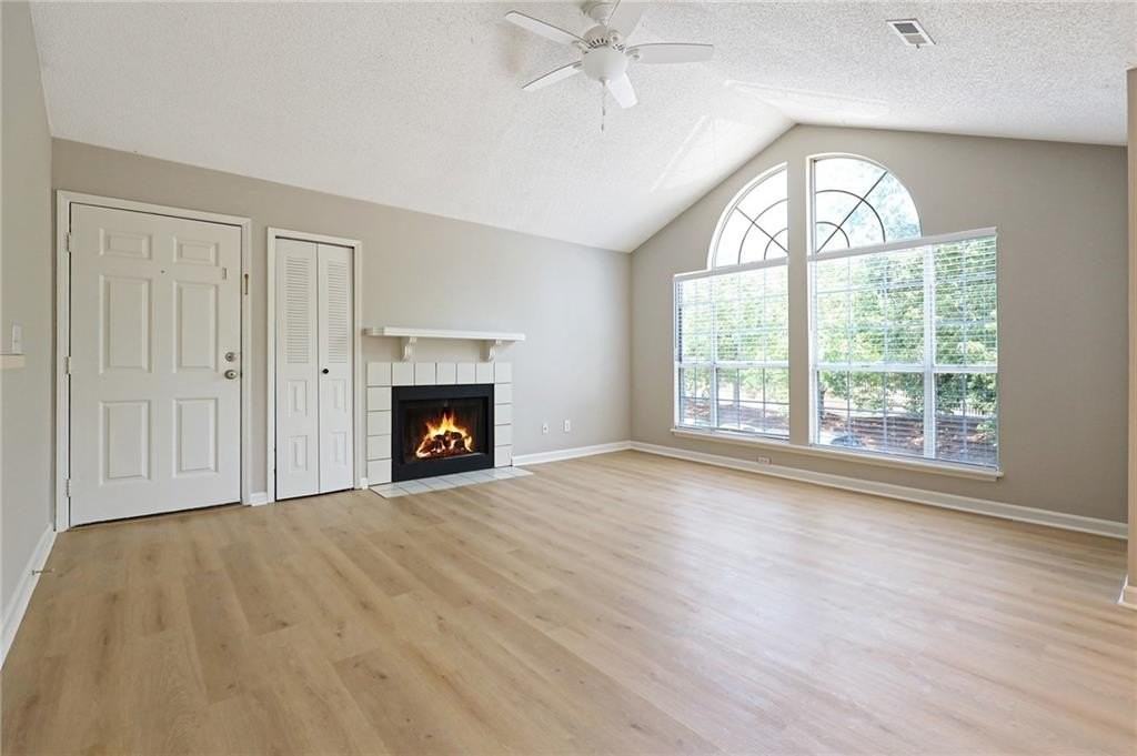 901 Wentworth Ct - Photo 3 of 26