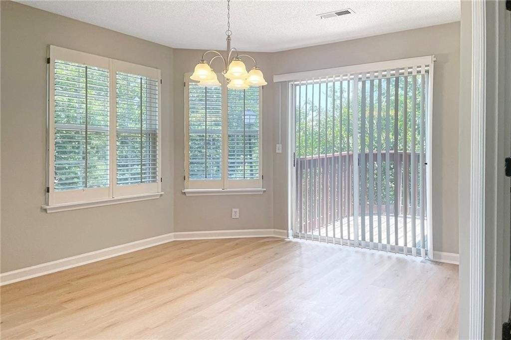 901 Wentworth Ct - Photo 7 of 24