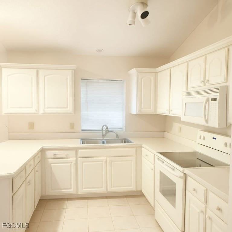 1925 Gardner Ave - Photo 6 of 14