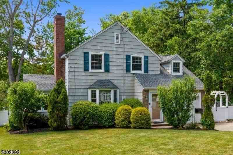 328 E Cedar St - Photo 4 of 12