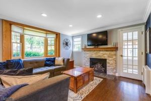 featured image of 328 E Cedar St