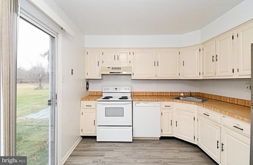 592-A Wrensong Rd #A - Photo 6 of 36