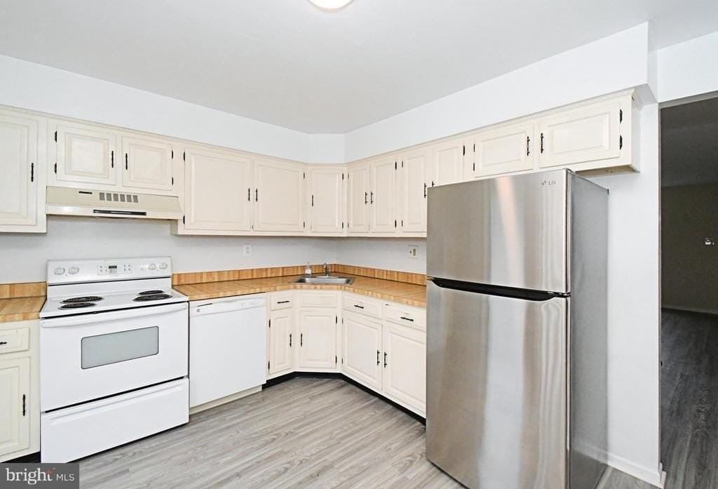 592-A Wrensong Rd #A - Photo 7 of 36