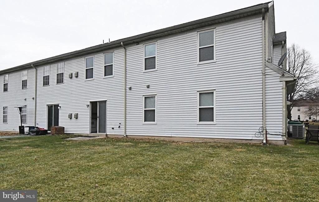 592B Wrensong Rd #B - Photo 3 of 50