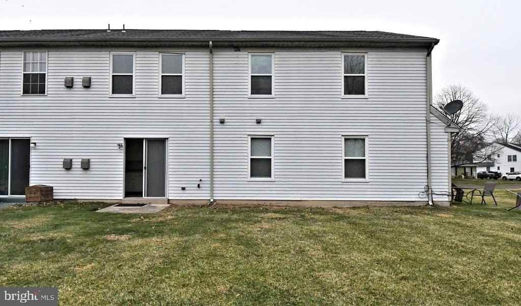 592B Wrensong Rd #B - Photo 4 of 50