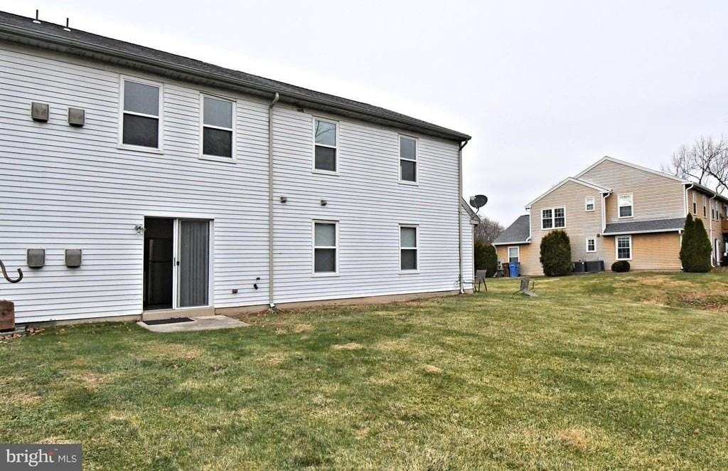 592B Wrensong Rd #B - Photo 5 of 50