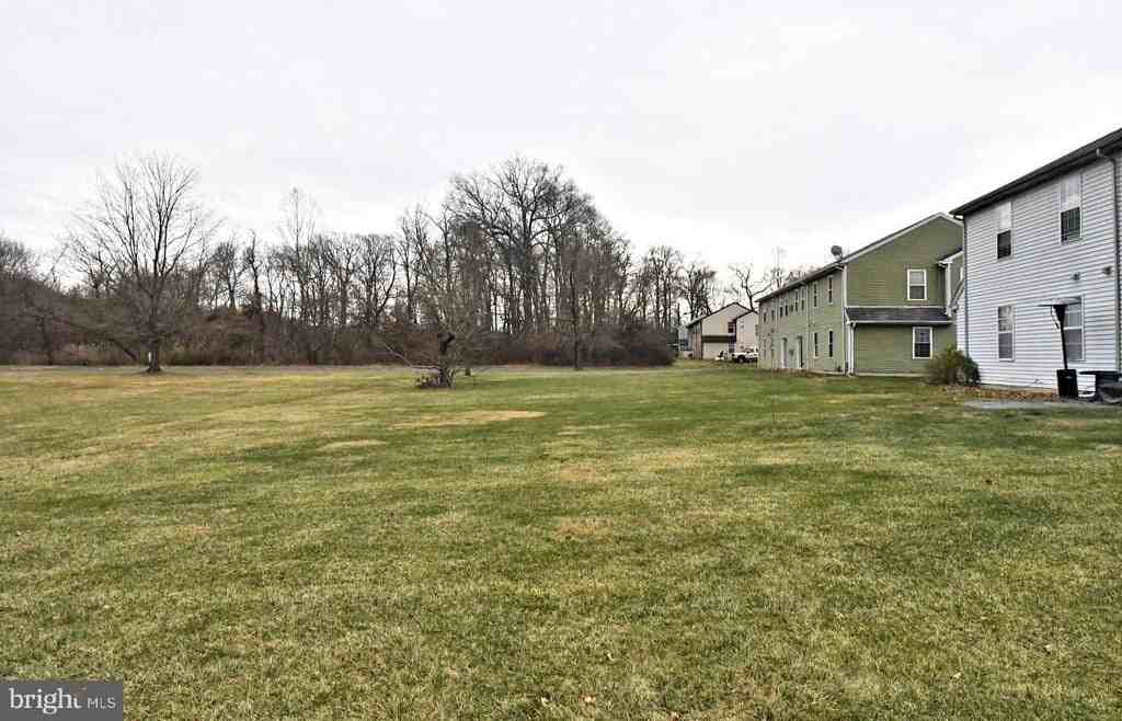 592B Wrensong Rd #B - Photo 6 of 50