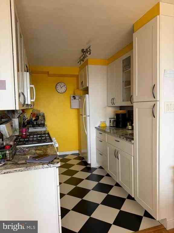 60436 S Washington Sq #509 - Photo 5 of 26