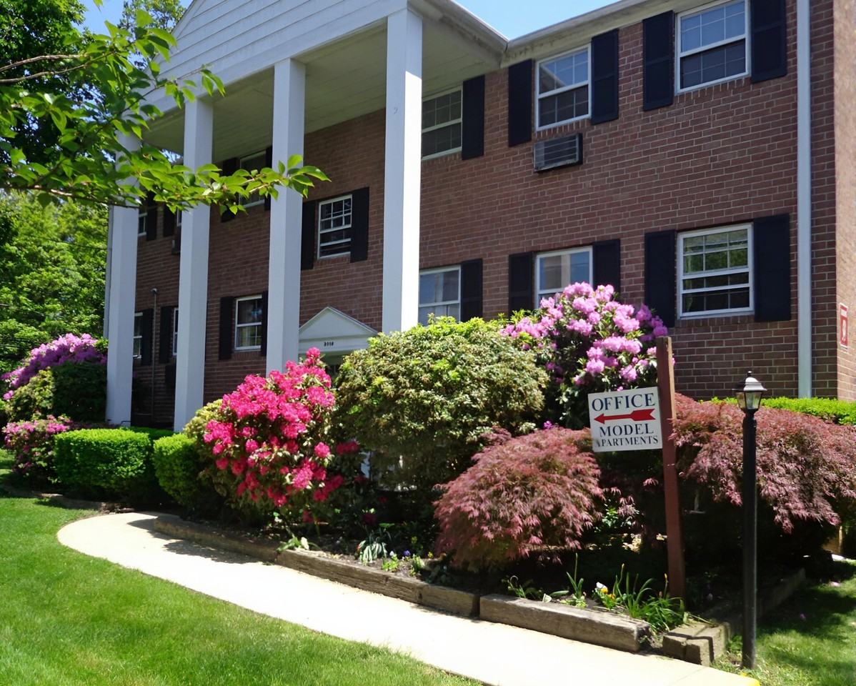 Cranston Apartments - Photo 3 of 22