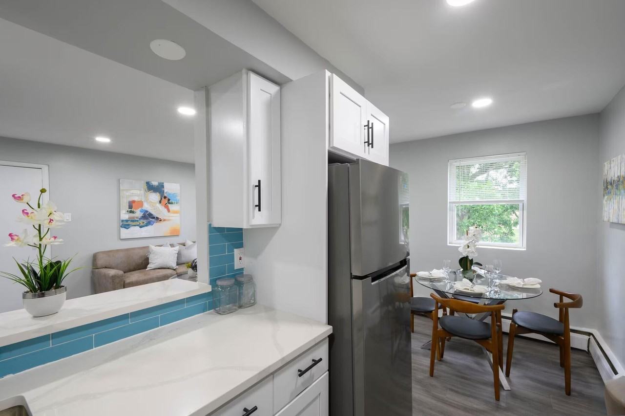 Cranston Apartments - Photo 5 of 22