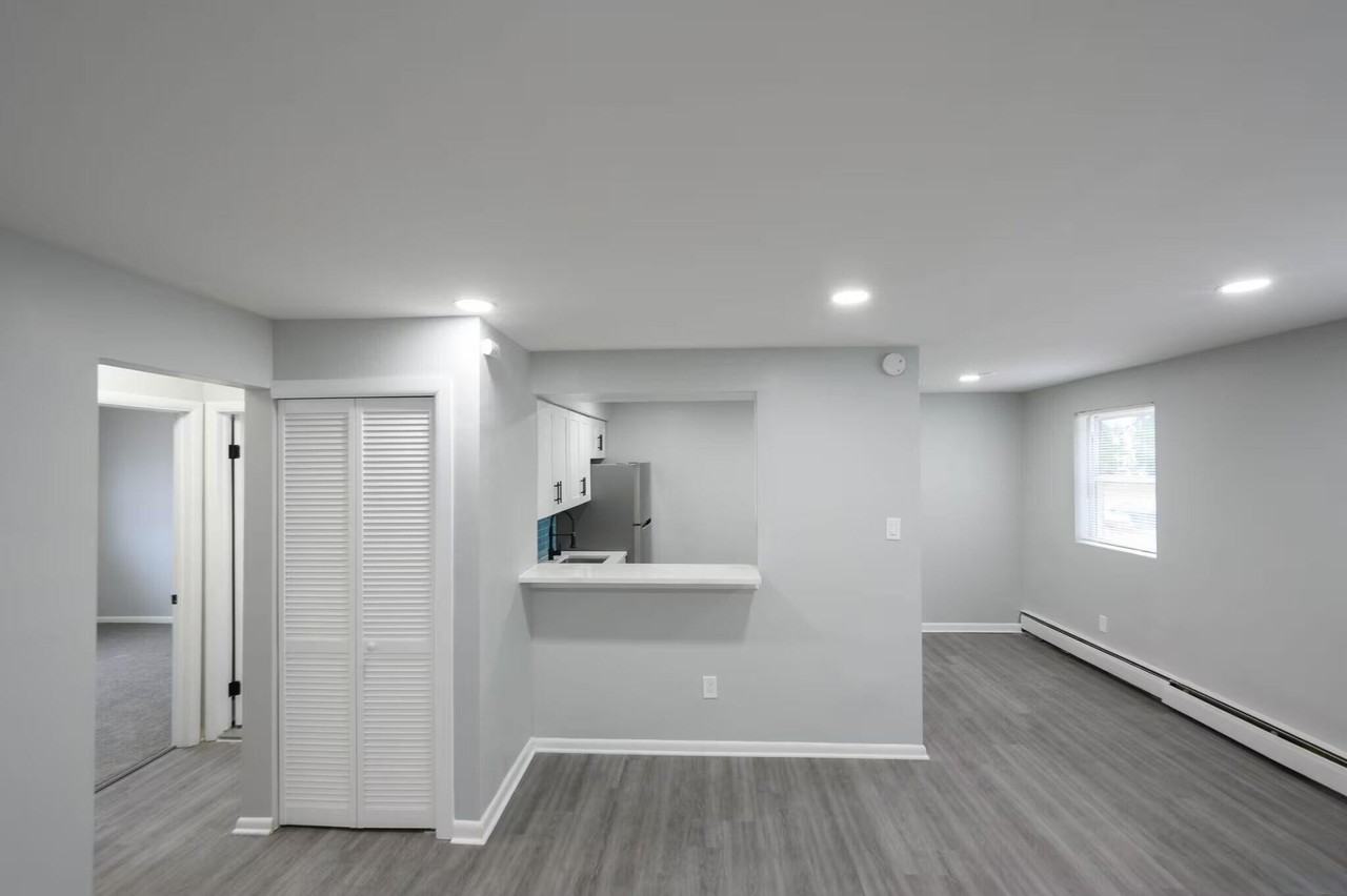 Cranston Apartments - Photo 6 of 22